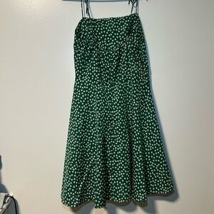Bought at a boutique Size Small Green Daisy Print Dress